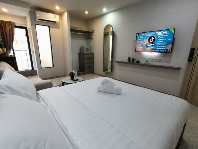 Bedroom 12