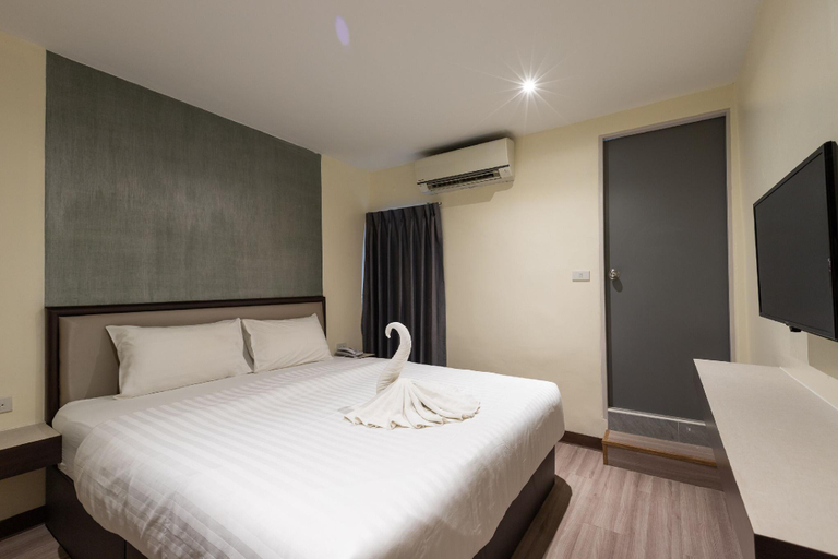 Bedroom 13