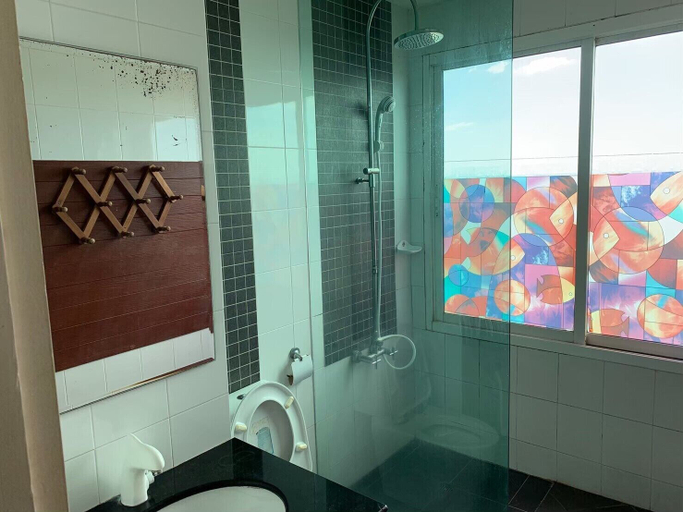 Bathroom 4, Banchaitalay Room, Muang Rayong