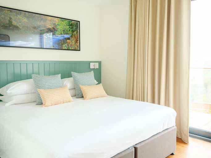 Bedroom 3, Meadow 2 Bedroom Lodge 1, Devon