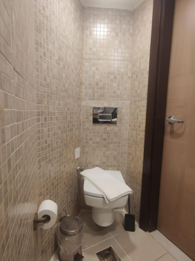 Bathroom 4, Hotel Topkapi, Fatih