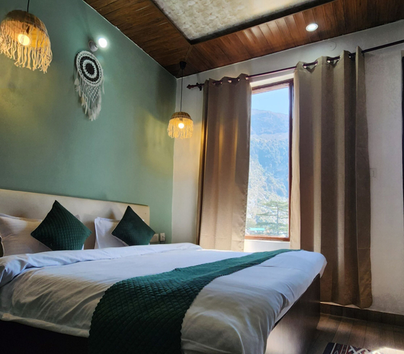 Others 3, Hotel Mahadev, Kangra