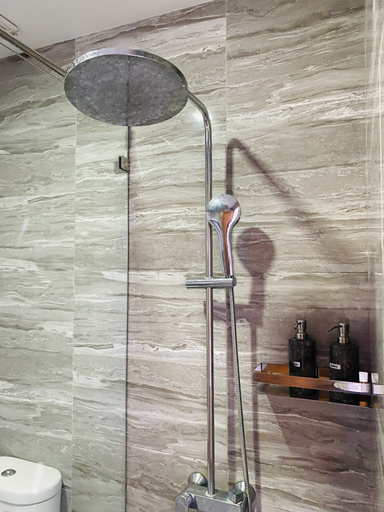 Bathroom 14