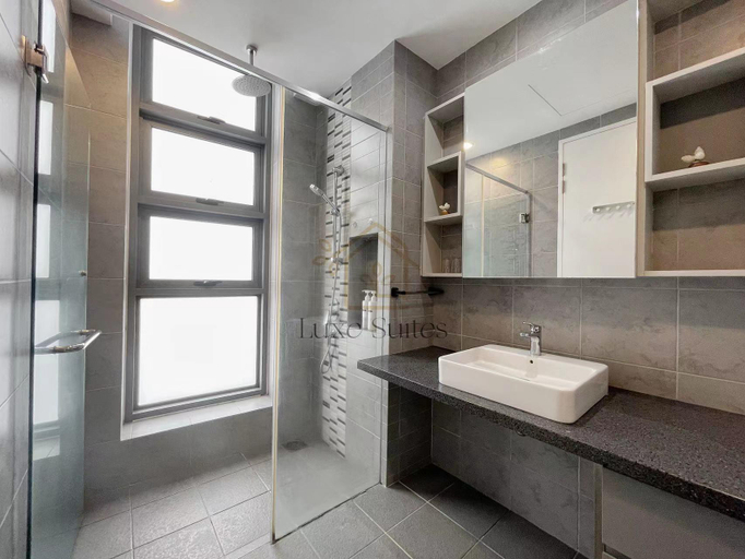 Bathroom 13