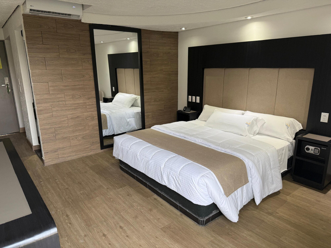 Bedroom 3, Hotel Embassy, Mexico City