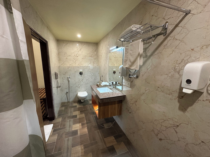 Bathroom 4, Jungleciti House Kaziranga National Park, Nagaon