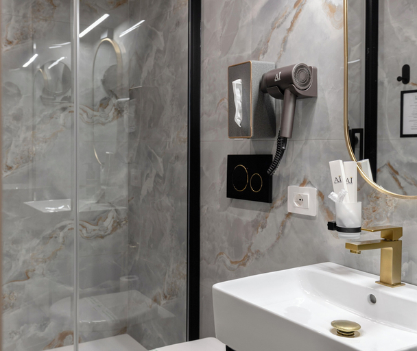 Bathroom 5, AH - Duomo Signature, Milano