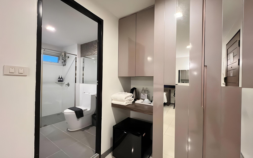 Bathroom 9