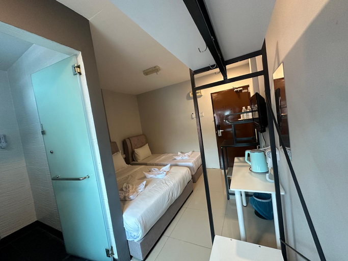 Bedroom 24