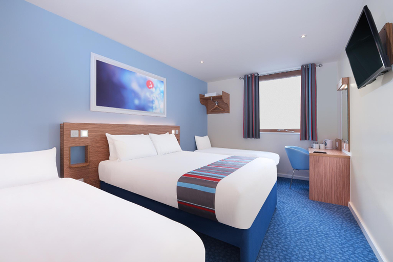 Bedroom 5, Travelodge Birmingham Central Bull Ring, Birmingham
