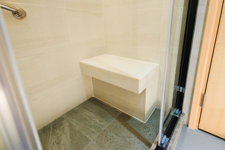 Bathroom 18