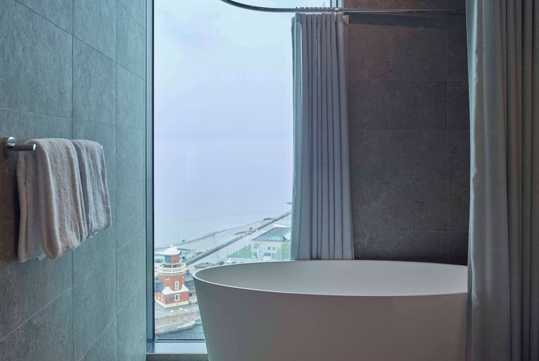 Bathroom 4, Scandic Oceanhamnen, Helsingborg