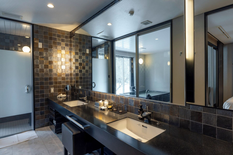 Bathroom 22