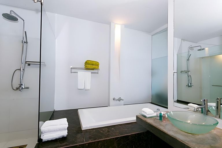 Bathroom 5, Sugar Palm Grand Hillside, Phuket Island