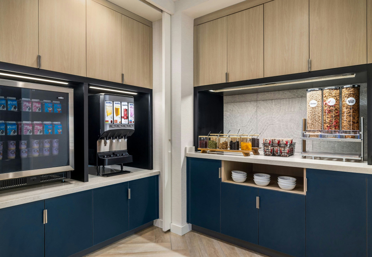 Food & Drinks, Towneplace Suites By Marriott Duluth, Saint Louis