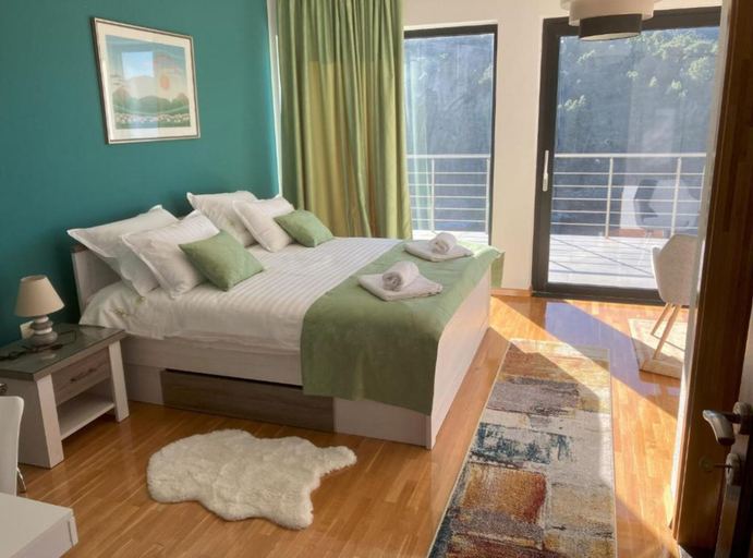 Bedroom 2, Villa Lukrecia -Stunning Sea View Retreat, Blato