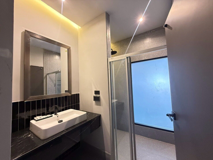 Bathroom 5, Leon's Loft House, Phuket Island