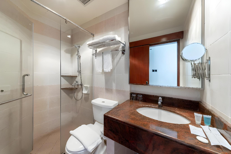 Bathroom 7