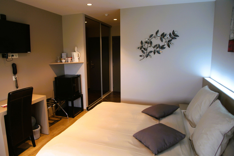 Bedroom 1, Hotel Callecanes, West-Vlaanderen