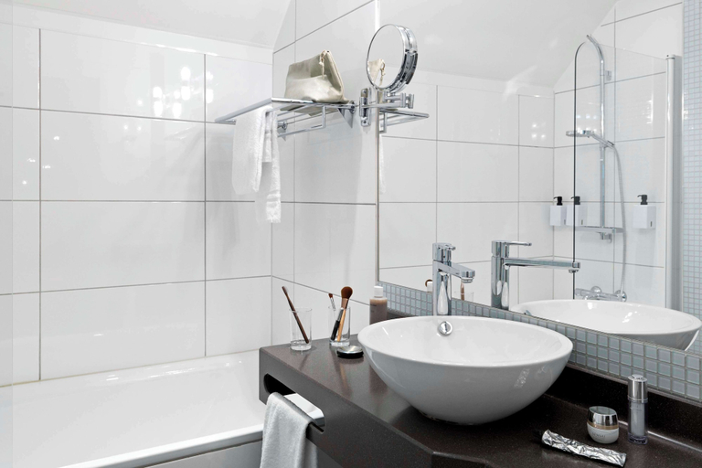 Bathroom 4, Scandic Byparken, Bergen