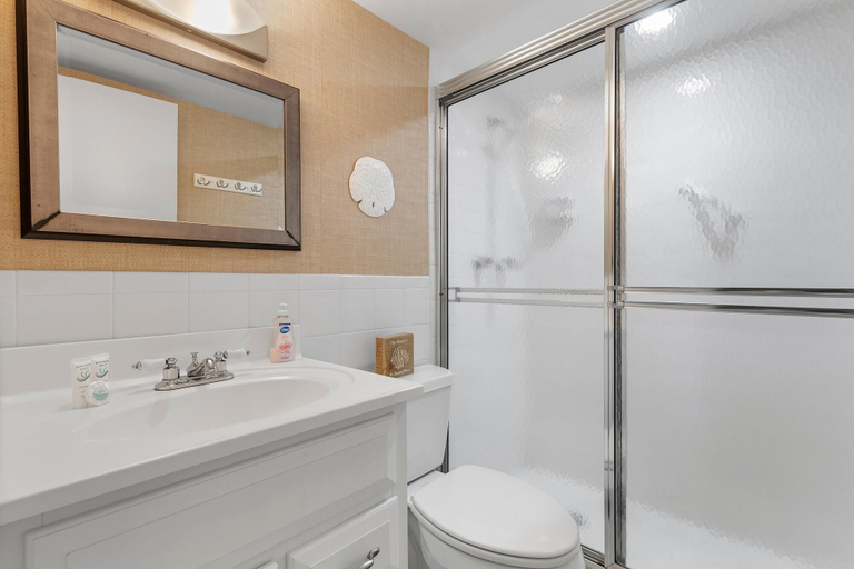 Bathroom 4, Seaward B103, Volusia
