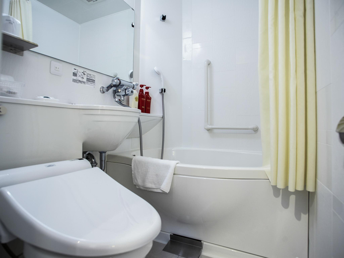 Bathroom 11