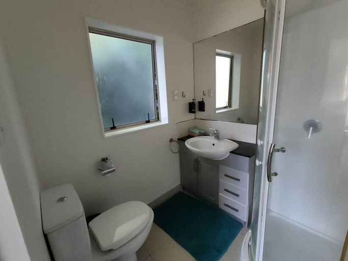 Bathroom, 5 Bedroom House at 82A Richardson Road, Waitakere