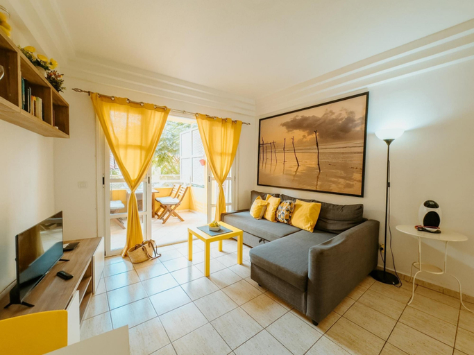 Others 2, Sunshine by the ocean 1BR apartment COSTA ADEJE, Santa Cruz de Tenerife