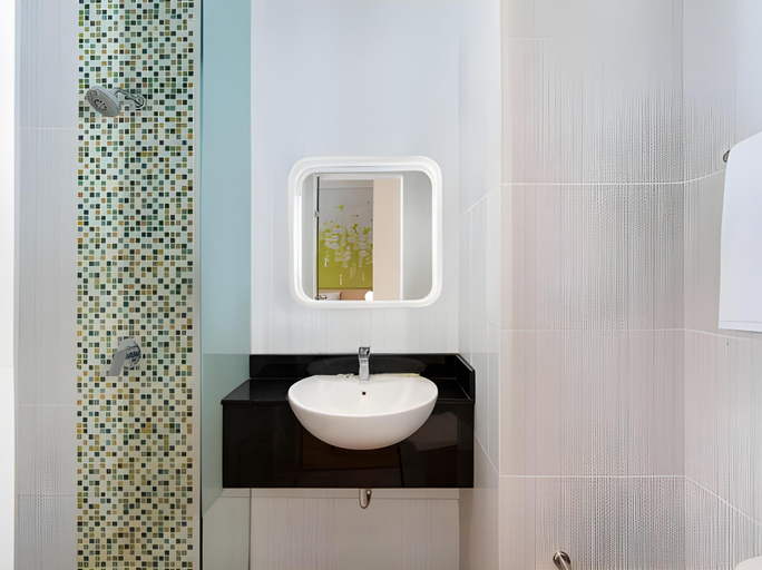 Bathroom 15