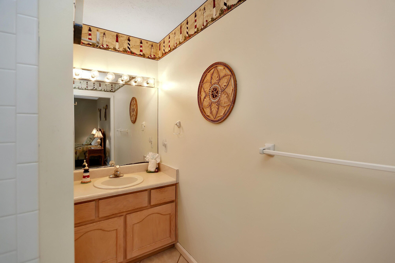 Bathroom 3, DeLight House, Gulf