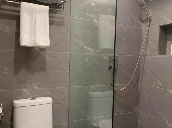 Bathroom 5, Venus Royale Hotel, Coron