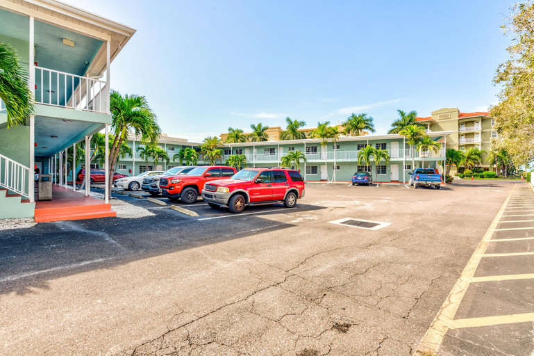 Exterior & Views 2, Barefoot Beach Resort A202, Pinellas