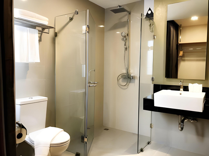 Bathroom 22