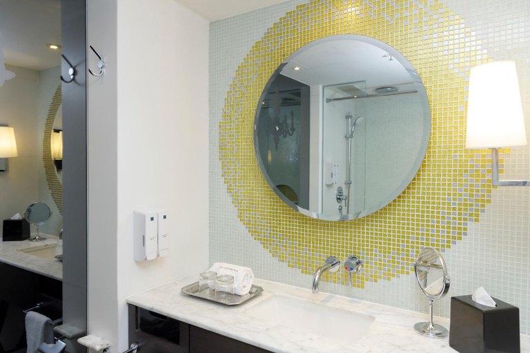 Bathroom 5, The Luxe Manor, Kowloon