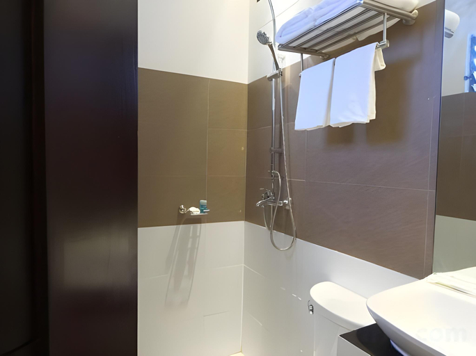 Bathroom 4, Southpole Central Hotel, Cebu City