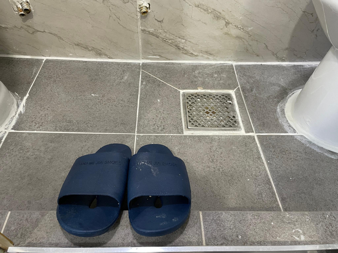 Bathroom 12