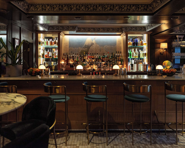 Food & Drinks 5, DoubleTree by Hilton Hotel & Suites Victoria, Capital