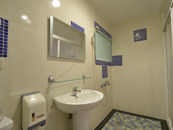 Bathroom 4, Happiness Inn, Taipei City