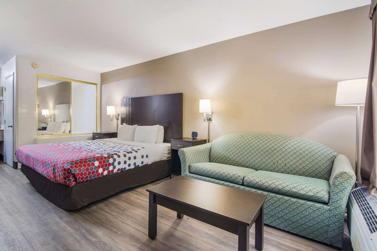 Bedroom 3, Econo Lodge Garner - Raleigh, Wake