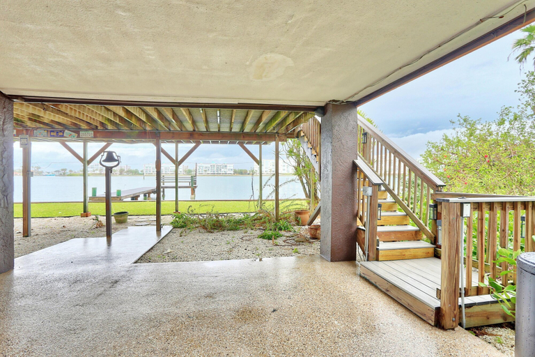Others 5, Paradise Along Boca Ciega Bay, Pinellas