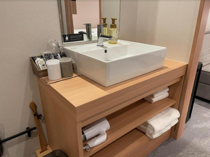 Bathroom 23