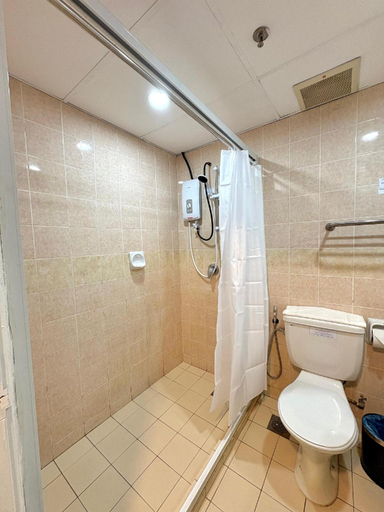 Bathroom 13