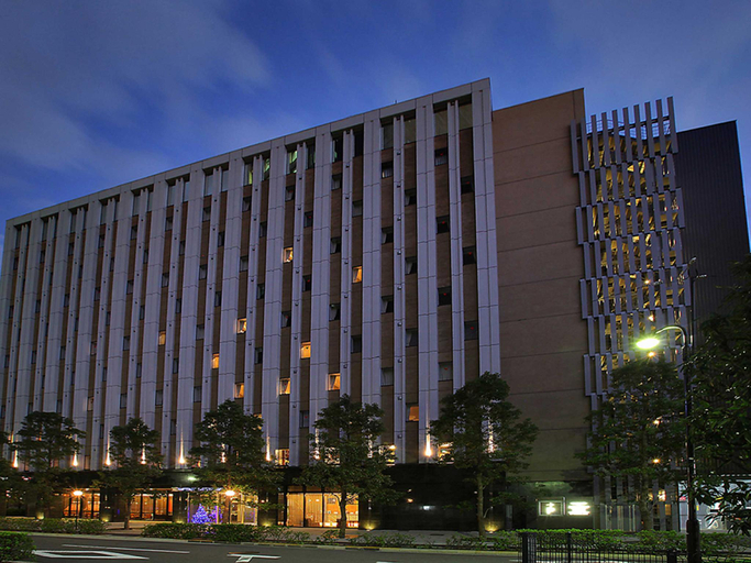Exterior 13