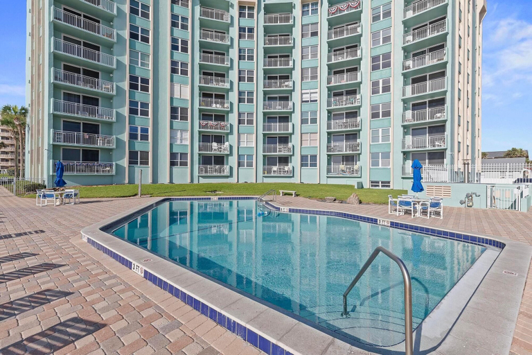 Sport & Beauty 3, Coronado Towers 703, Volusia