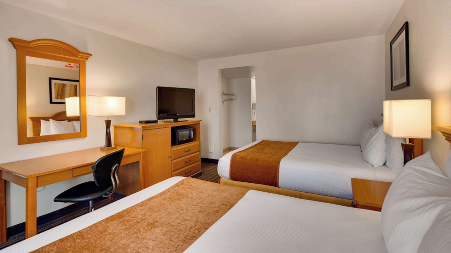 Bedroom 4, SureStay by Best Western Miles City, Custer