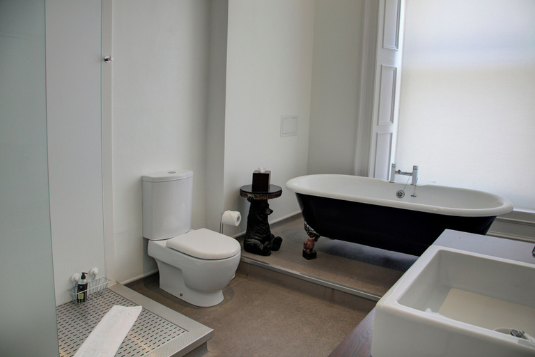Bathroom 4, Carmelite Hotel, Aberdeen
