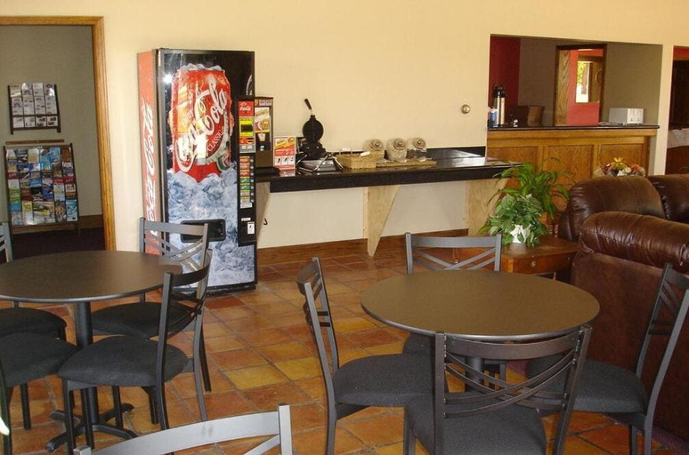 Food & Drinks 5, Motel 6 Freeport, TX, Brazoria