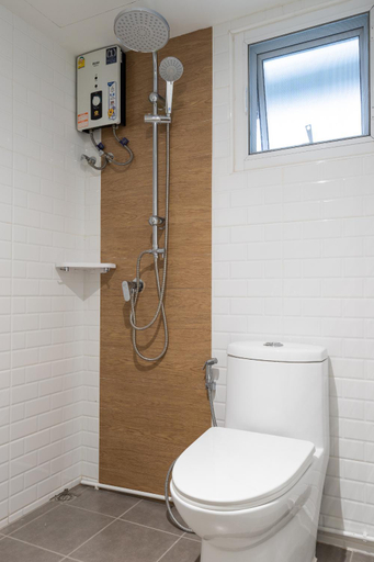 Bathroom 9
