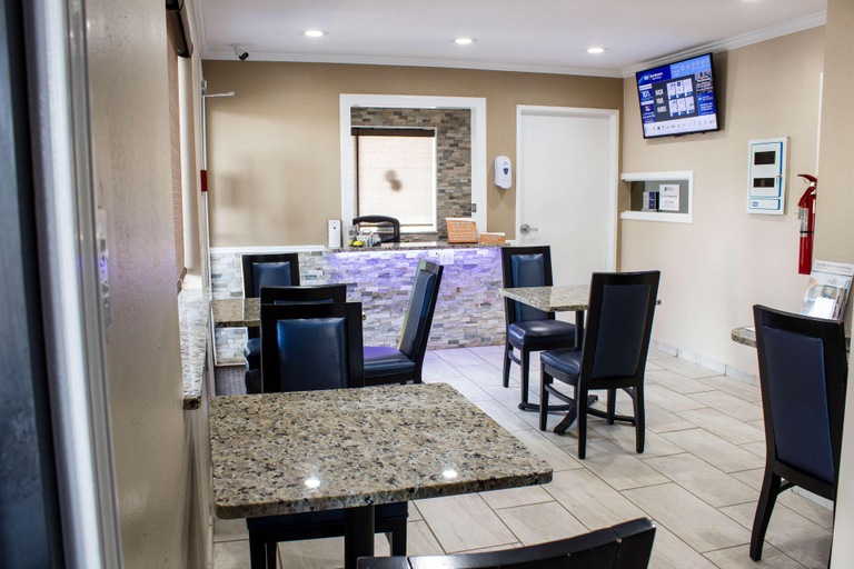 Food & Drinks 5, Best Western McKenzie, Carroll
