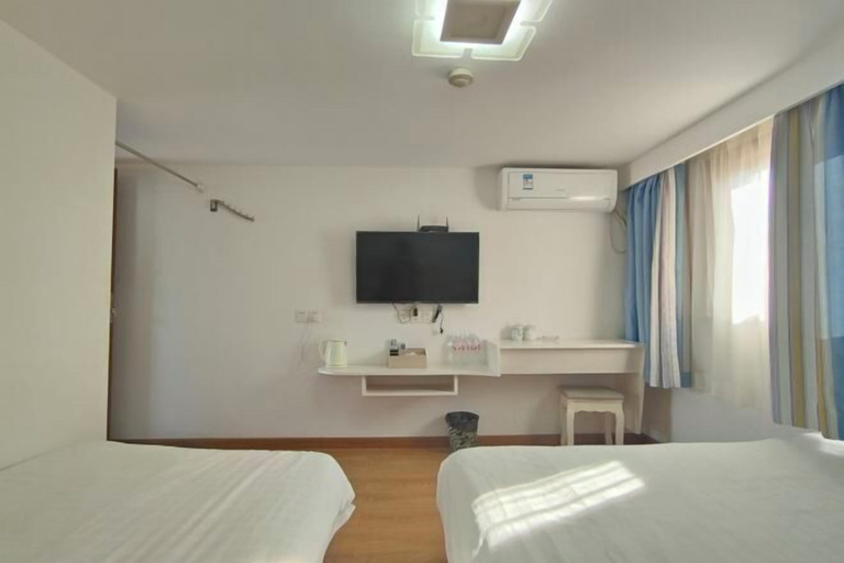 Bedroom 3, Blue Xinhai Homestay, Zhoushan